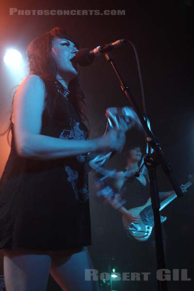 SONS AND DAUGHTERS - 2008-02-25 - PARIS - La Boule Noire - Adele Bethel - Ailidh Lennon